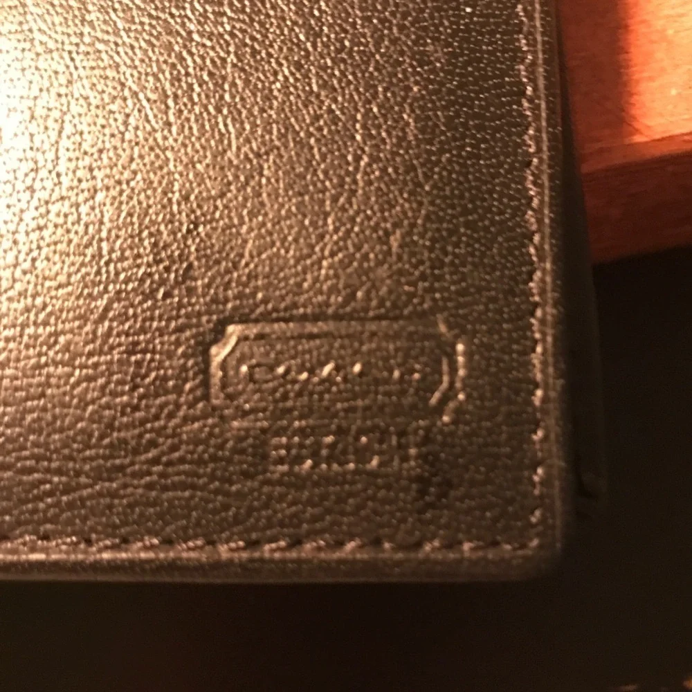🎩COACH Leather Wallet